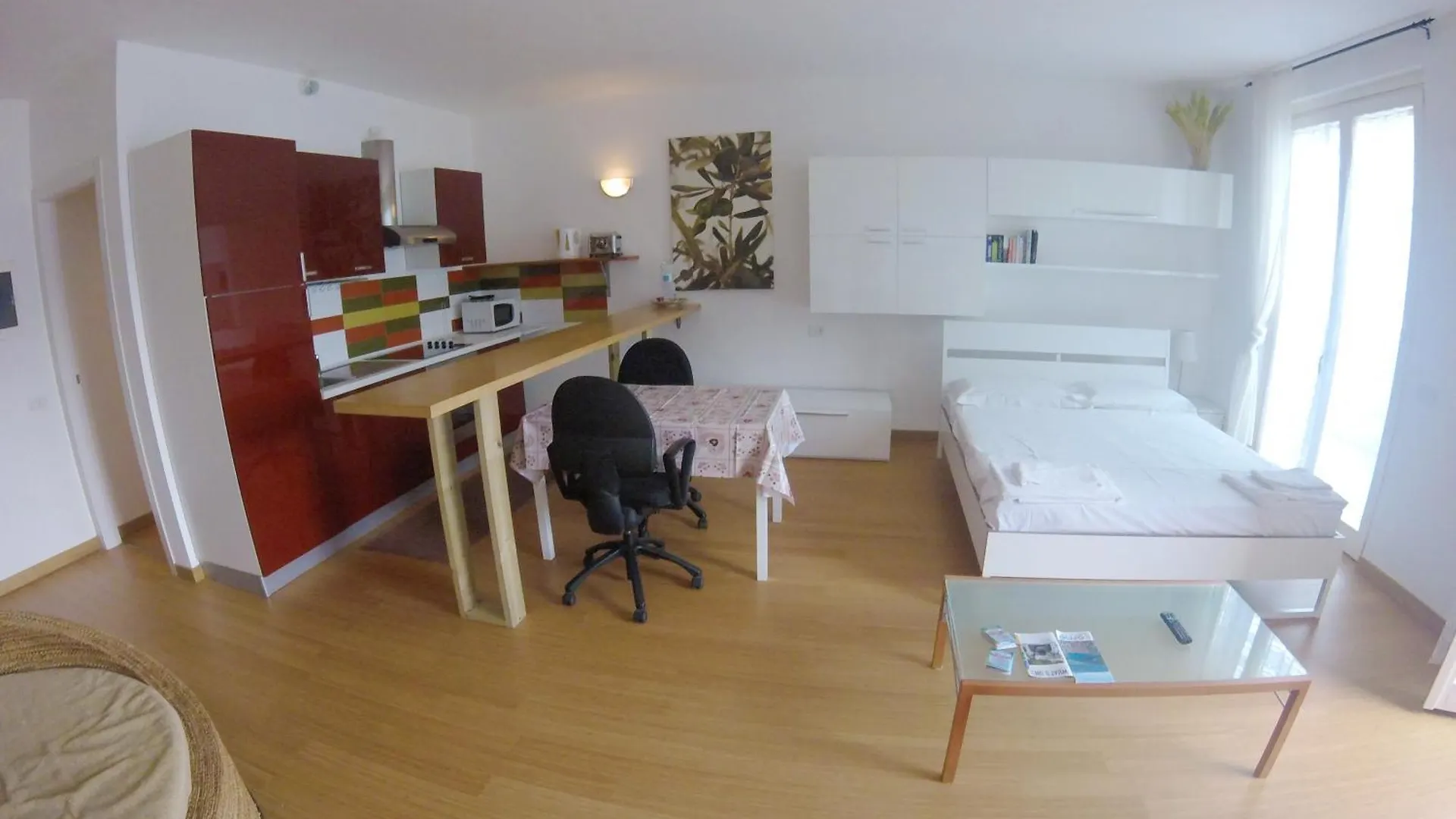 Studio Apartment Open Space With Terrace Argegno Italië
